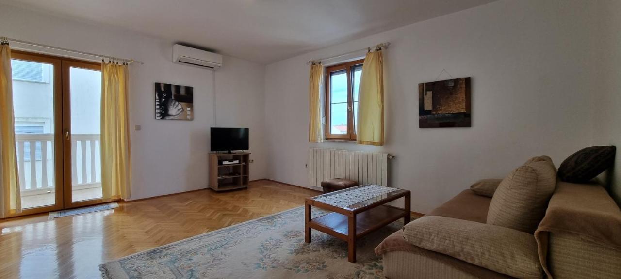 Ljuba Apartment เมดูลิน ภายนอก รูปภาพ